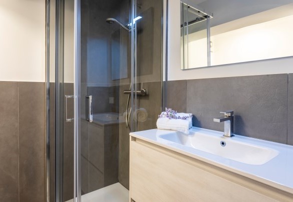 Bathroom with shower n.3 in the basement  floor -Dimora Egadina Giovanni