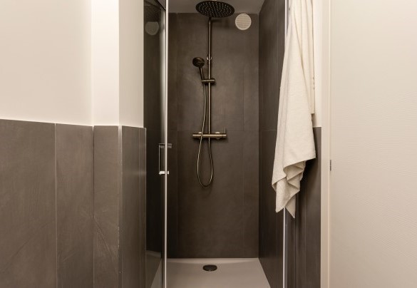 Bathroom with shower n.4 in the basement-Dimora Egadina Giovanni