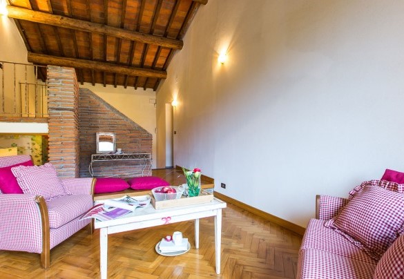 The living area on the first floor – Dimora La Torre di Bussotto 