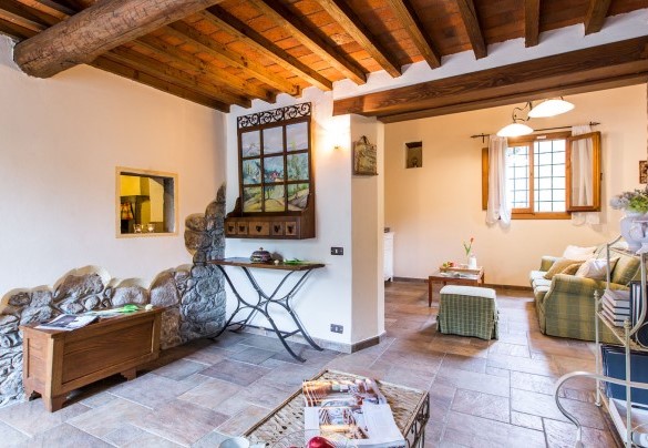 The tea room and the TV room on the ground floor – Dimora La Torre di Bussotto 