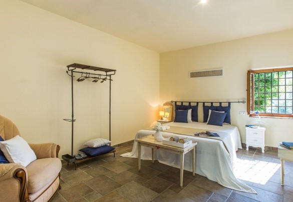 Double bedroom n.1 with divisible bed on the ground floor, with exit on the porch – Dimora La Torre di Bussotto 
