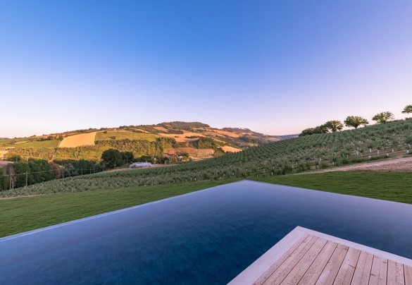 From the infinity pool, you can appreciate the sunset - Dimora Montefiore