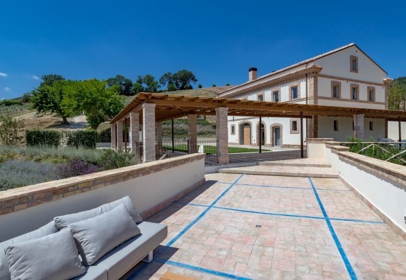 A panoramic terrace extends from the villa - Dimora Montefiore