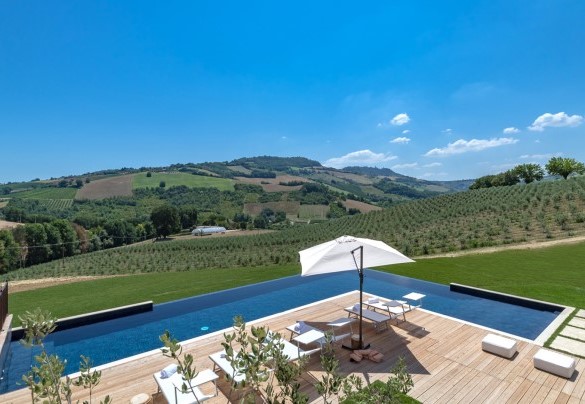 The marvelous hillside panorama - Dimora Montefiore