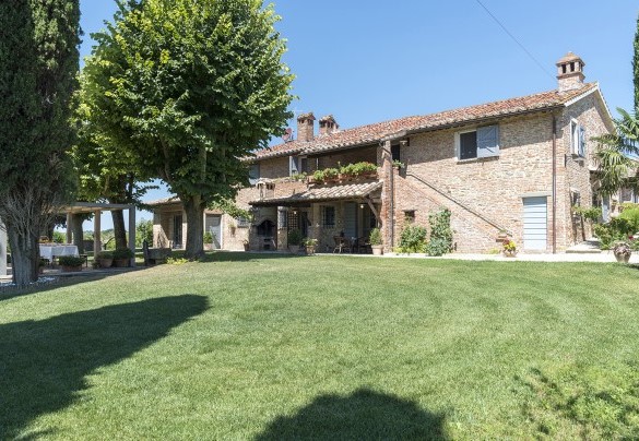 Il parco che circonda tutta la proprietà si estende per quasi quattro ettari - Dimora Rovena