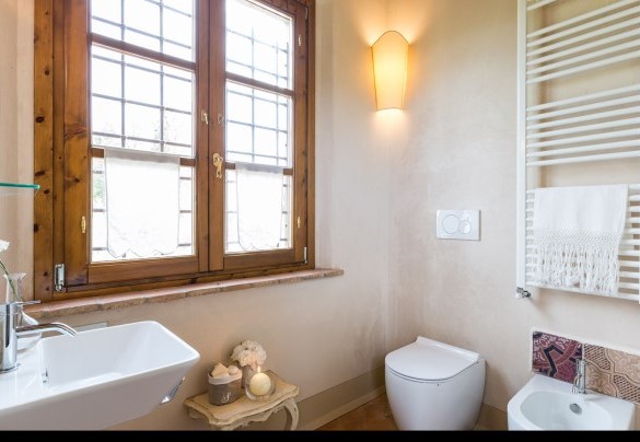 Bagno con doccia n.5, en-suite alla camera n.7. AP3 – Dimora San Germano