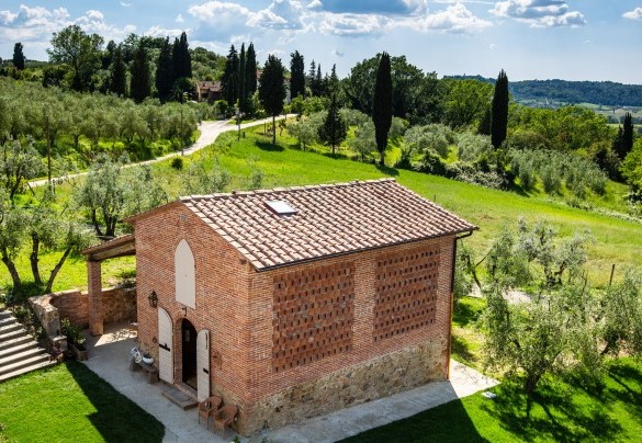 L’ex-fienile restaurato con zona living e tv satellitare – Dimora San Germano