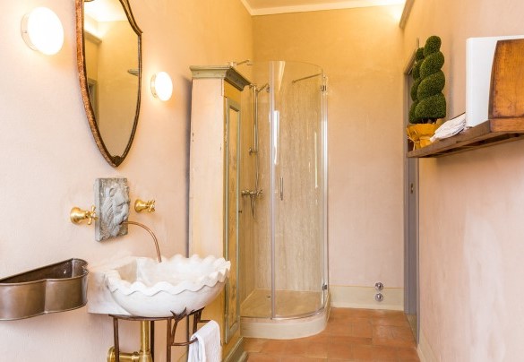 Bagno con doccia n.4 al primo piano. AP2 – Dimora San Germano	