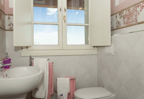 Il bagno con doccia al piano terra – Dimora San Jacopo