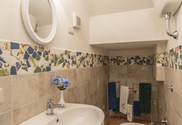 Il bagno di servizio al piano terra – Dimora San Jacopo
