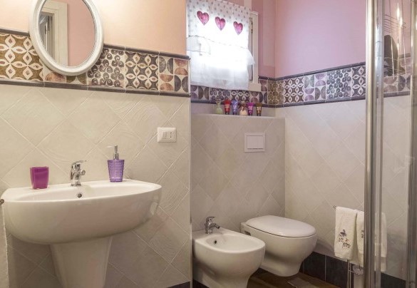 Il bagno con doccia al piano terra – Dimora San Jacopo