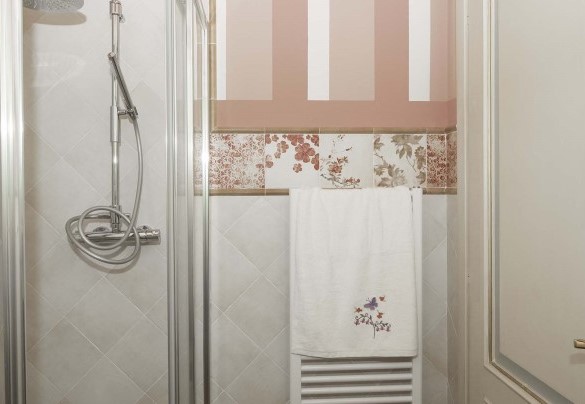 Il bagno con doccia al piano terra – Dimora San Jacopo