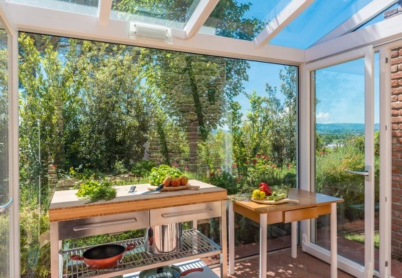 La cucina principale con accesso sull’esterno – Dimora San Jacopo 