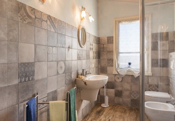 Il bagno con doccia nell’unità 1 – Dimora San Jacopo