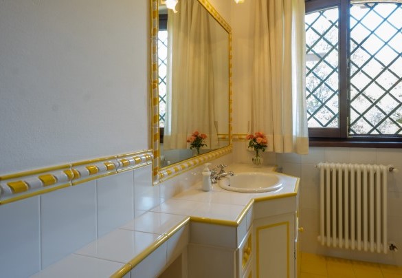 Bagno en suite con doccia n. 3 al piano terra – Dolce Collina