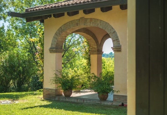 Il portico con zona relax – Dolce Collina