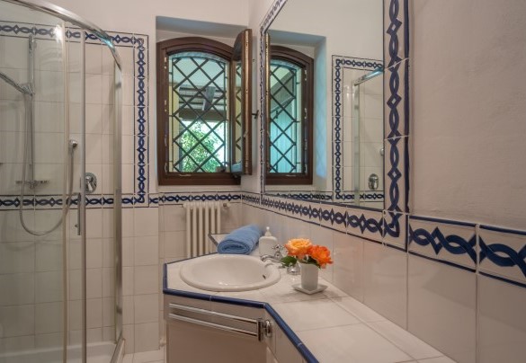 Bagno en suite n. 4 con doccia al piano terra – Dolce Collina