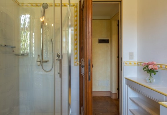 Bagno en suite con doccia n. 3 al piano terra – Dolce Collina
