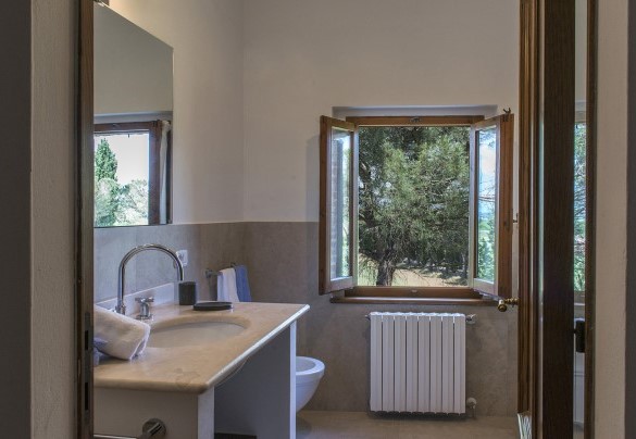 Il bagno al primo piano con doccia - Fattoria L'Olmo Rosso
