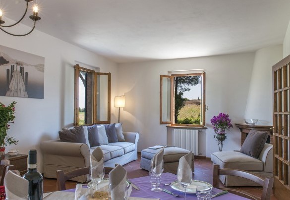Il grande tavolo da pranzo al primo piano - Fattoria L'Olmo Rosso