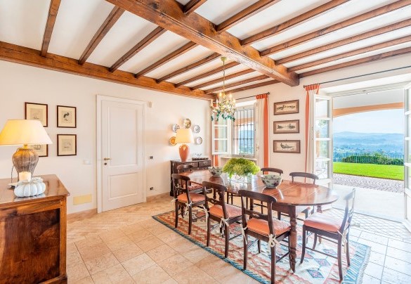 Detail of the dining area in the tavern – Ferrero Country House