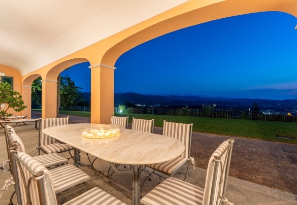 The porch – Ferrero Country House