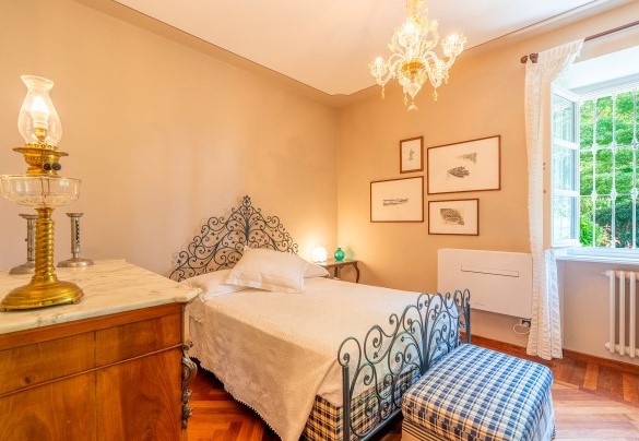 Bedroom no. 4 features a 137 cm wide bed – Ferrero Country House