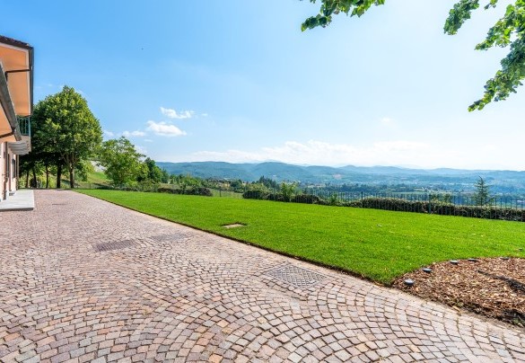 The panoramic private grounds – Ferrero Country House