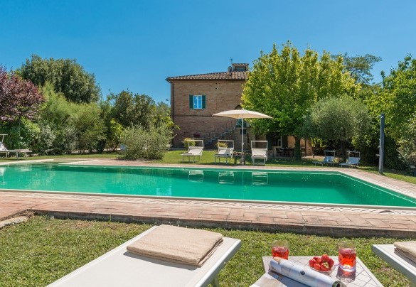 La piscina è depurata a cloro - Finestra su Siena