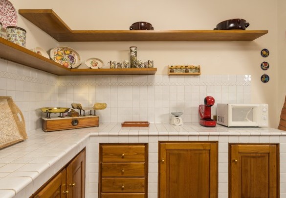 L'attrezzata cucina dallo stile ricercato - Fonte Pinella