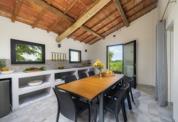 La cucina di design al lato della proprietà - Fonte Pinella