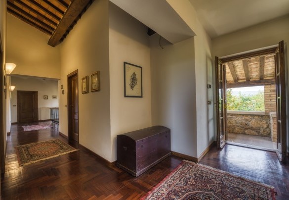 Il corridoio al piano superiore collega la terrazza - Fonte Pinella