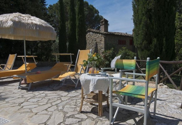 Piscina a sfioro con area solarium - Frantusa 6+2