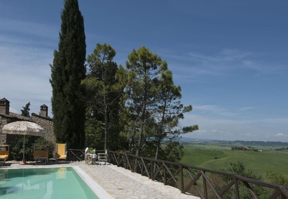Piscina a sfioro con area solarium - Frantusa 6+2