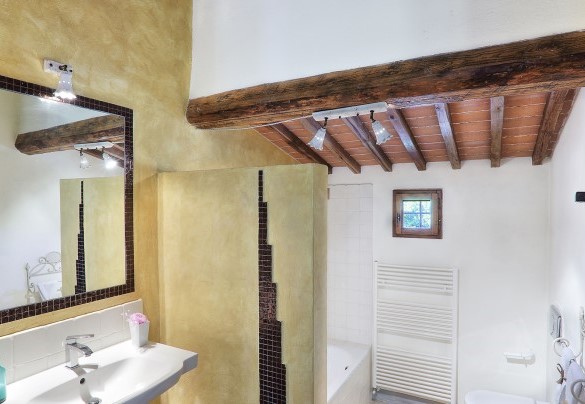 Bagno con doccia n.3 al piano terra. App B – Germagnana 