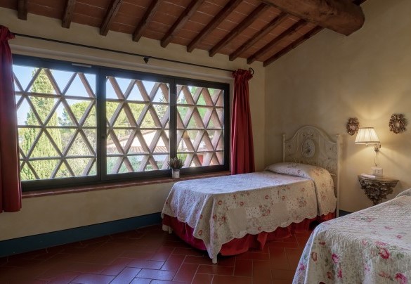 Twin bedroom on the first floor, Unit B "Il Fienile" - Gli Spilocchi    