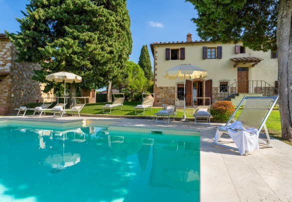 Detail of the well-equipped solarium to guarantee full relaxation and privacy - Gli Spilocchi 