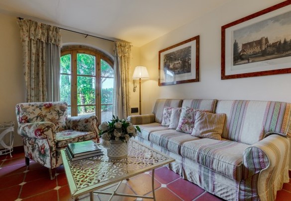 The cozy living room in Unit A “Casale” on the ground floor - Gli Spilocchi    