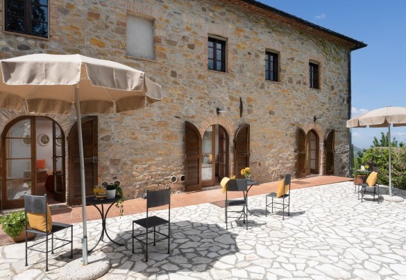 Gli ampi spazi attrezzati esterni – Guado al Sole