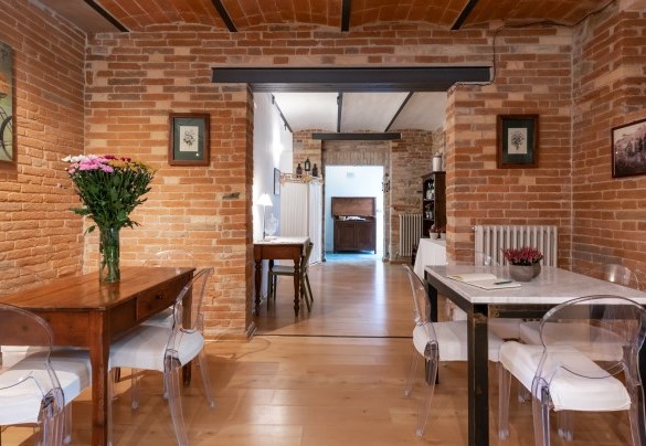 The main entrance on the ground floor opens into the spacious living area –  I Lauri