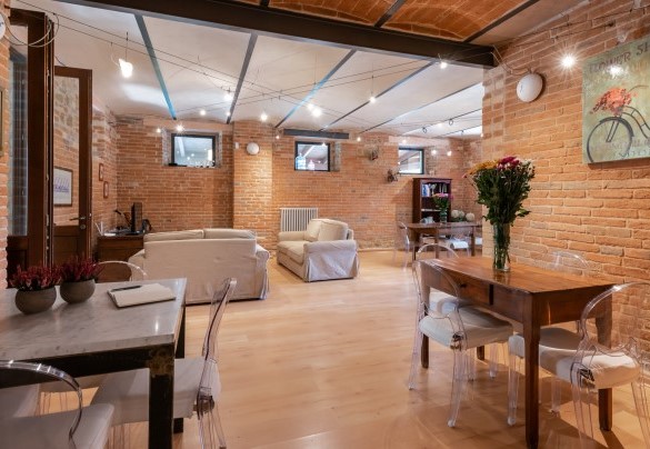 The main entrance on the ground floor opens into the spacious living area –  I Lauri