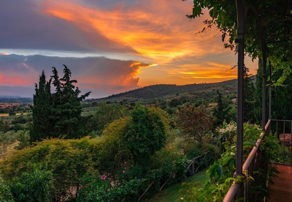 The magic sunset at I Mandorli, a romatic atmoshpere