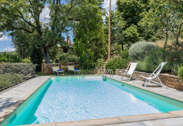 The private pool completely fenced with a beautiful view of the Valley