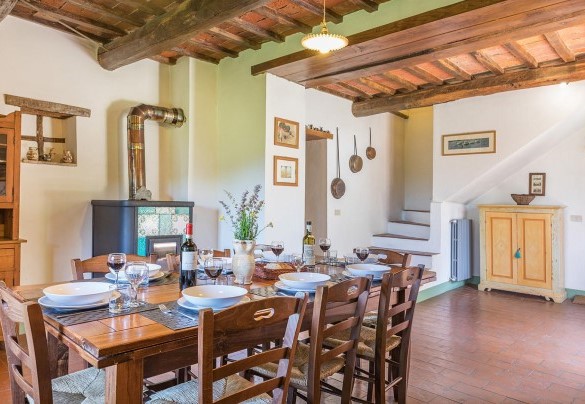 Dining room on the ground floor of the Farmhouse with adjacent the equipped kitchen
