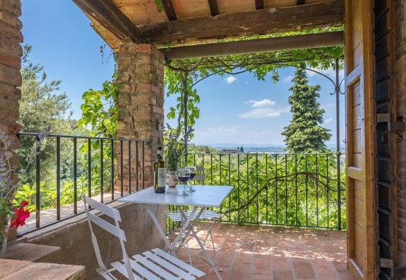 The lovely terrace on the first floor of the Farmhouse with splendid view of the tuscany countryside