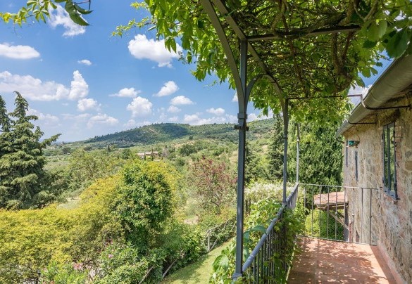 The splendid panoramic view from I MANDORLI