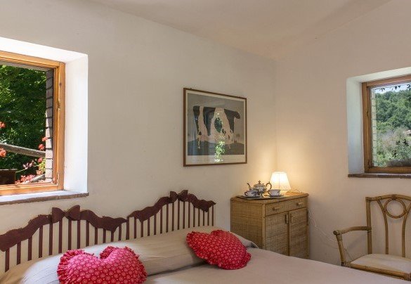 La camera matrimoniale con ingresso indipendente al piano terra. Casale - I Piantoni
