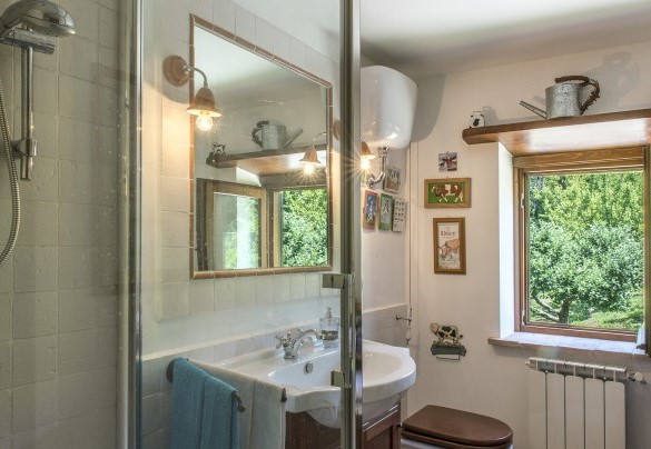 Il bagno con doccia al primo piano - I Piantoni