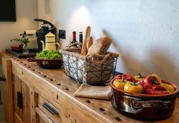 The bright and well-equipped kitchen - I Tramonti