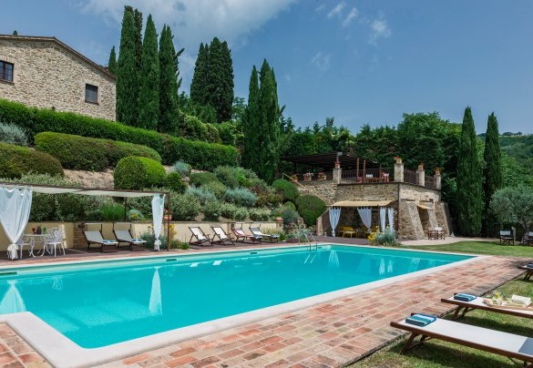 La bella piscina ad uso esclusivo - Il Borgo